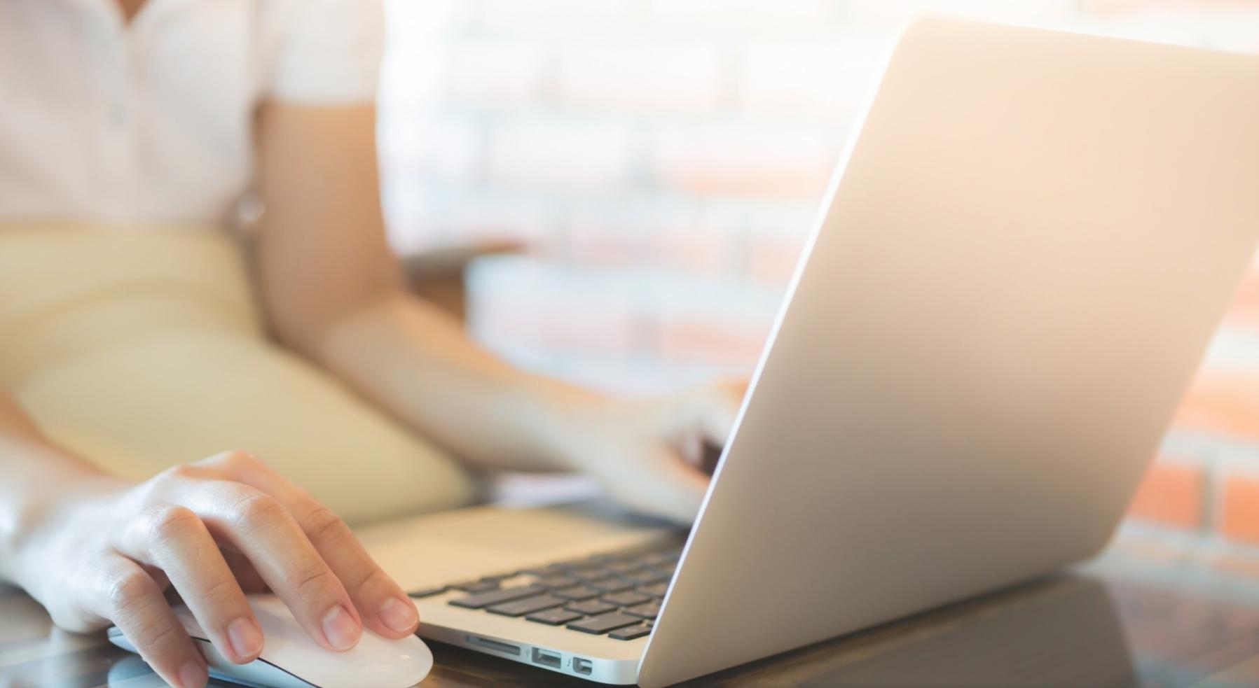 Team di supporto pexolivara al lavoro su infrastrutture di rete